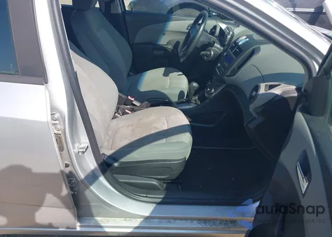 2013 Chevrolet Sonic Ls Auto из США, поврежденный, VIN 1G1JA6SG0D4246200